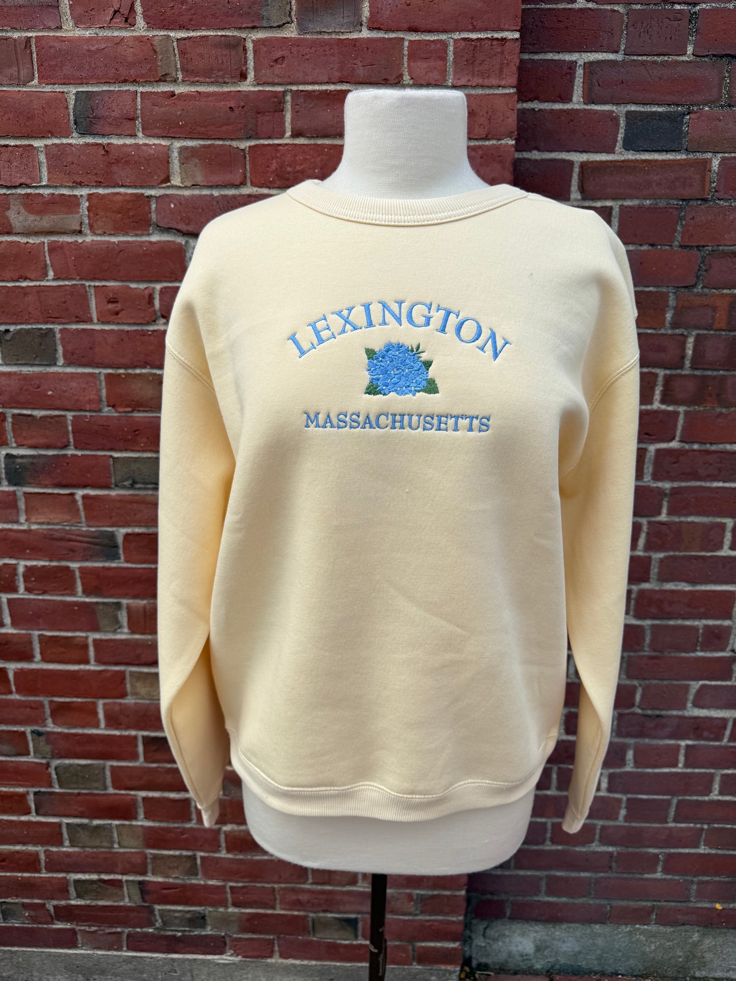 Lexington Hydrangea Crew Sweatshirt Butter Yellow